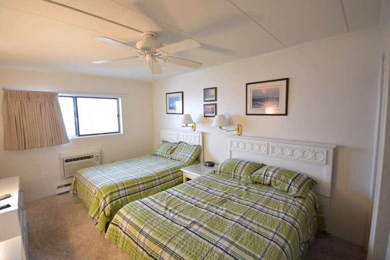 Bedroom with 2 Doubles