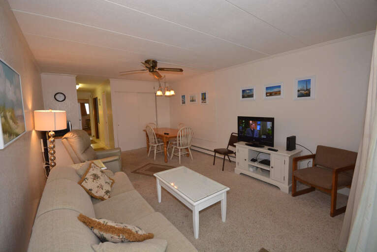 Top Royal 404-S Living Room