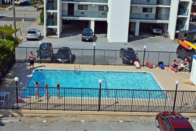 Top Royal Outdoor Pool 