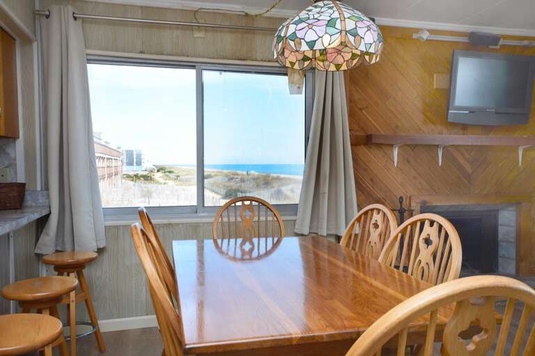 DINING-AREA DINING-AREA