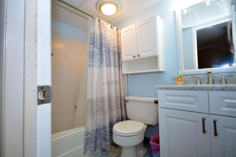 MASTER-BATHROOM MASTER-BATHROOM