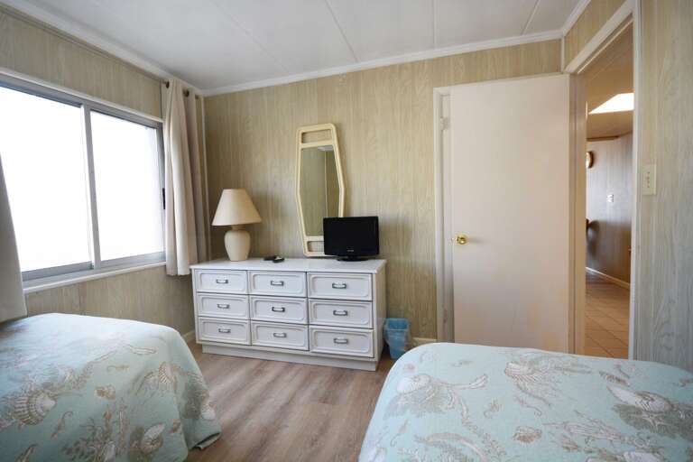 TWO-TWINS-BEDROOM TWO-TWINS-BEDROOM