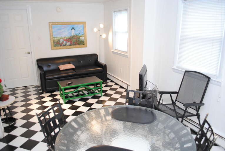 LIIVING AREA IN BOTTOM APARTMENT