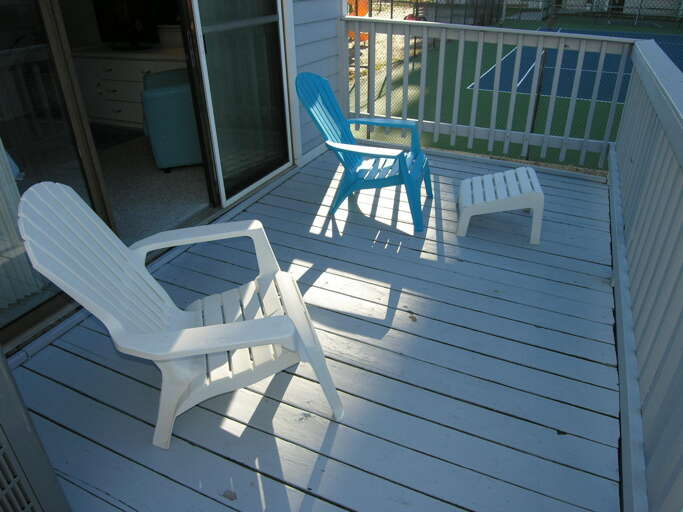 SMALL DECK FACING WEST