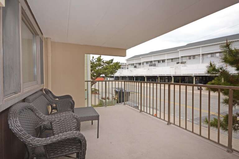 BALCONY BALCONY