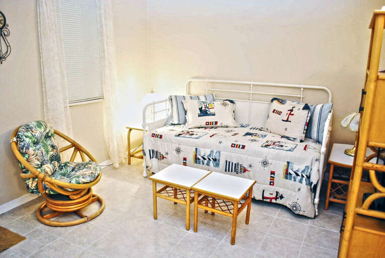 Den with Twin Day bed and Twin Trundle