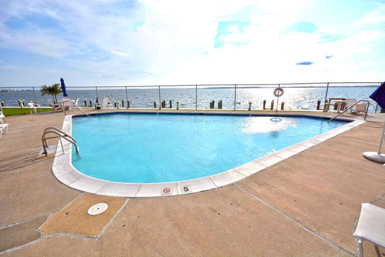Bayfront Outdoor Pool