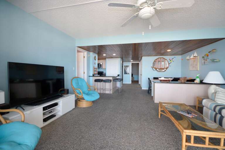 HP NORTH 3-H-LIVING-AREA