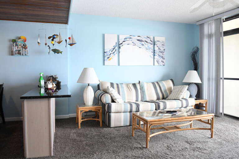 HP NORTH 3-H-LIVING-AREA