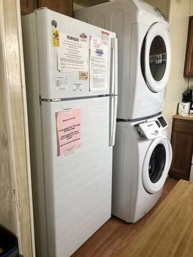 BRADLEY ON THE BAY 233-G-Washer-Dryer
