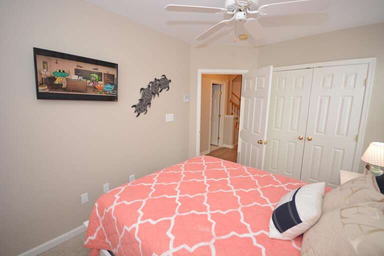 Bedroom 2 with Queen Bedroom 2 with Queen