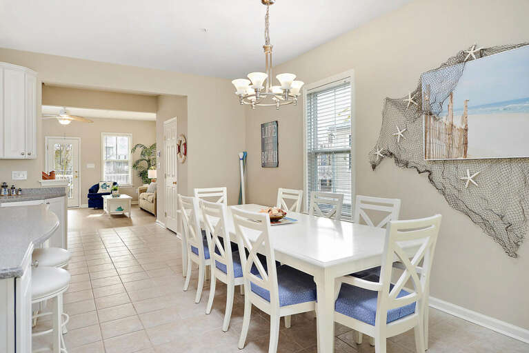Dining Area Dining Area