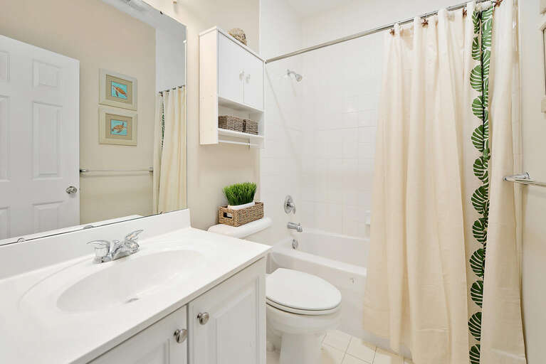 Full Bathroom in 3rd Floor Hall