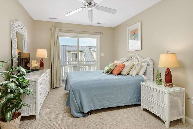 Loft Bedroom with Queen