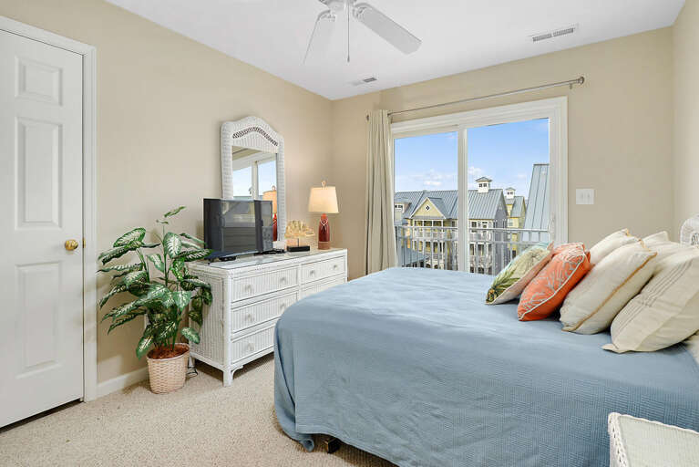 Loft Bedroom with Queen Loft Bedroom with Queen