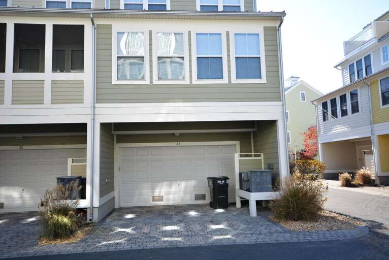 Sunset Island 22 Garage