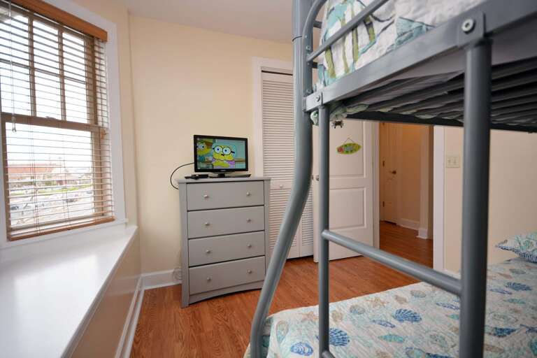 PYRAMID-BUNK-BEDROOM