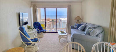 Even Keel 201 Living Area