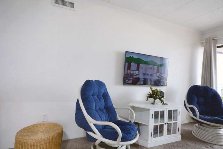 Even Keel 201 Living Area