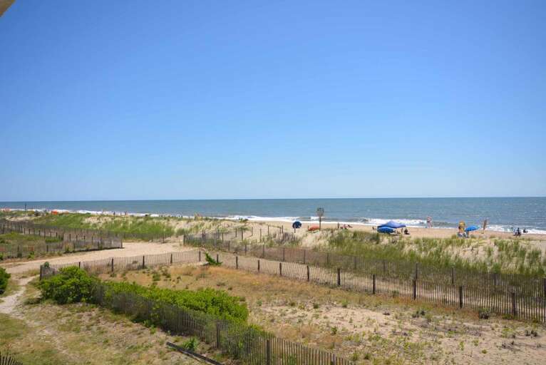 Even Keel 201 Oceanfront Balcony