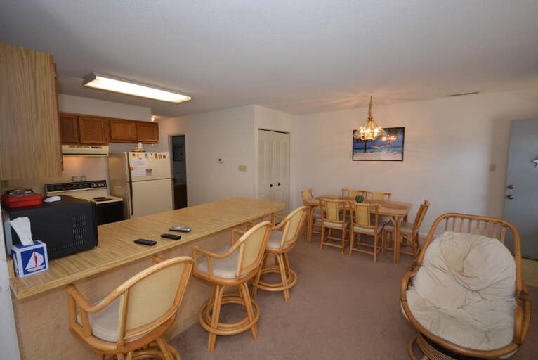 Stone Harbor 201 Breakfast Bar