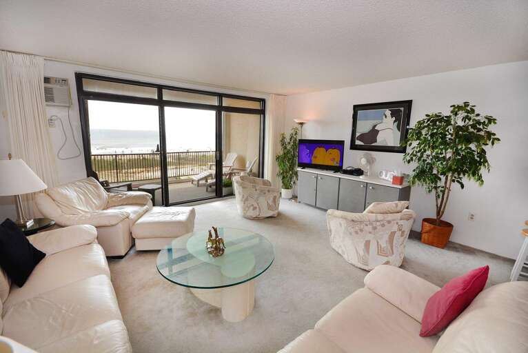 Highpoint North 2-A Living Area