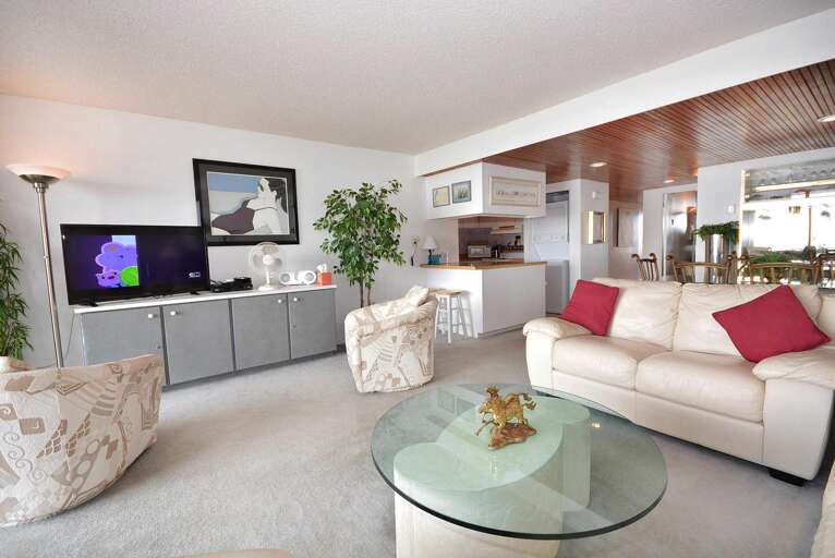 Living Area Living Area