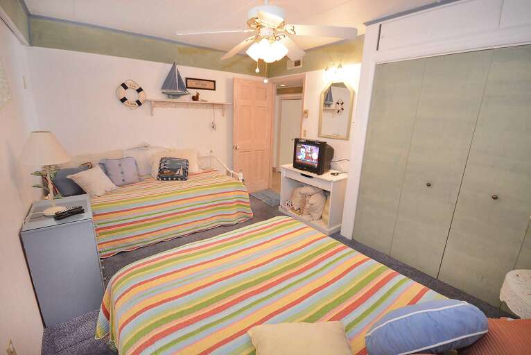 Double Bed and Daybed with Trundle