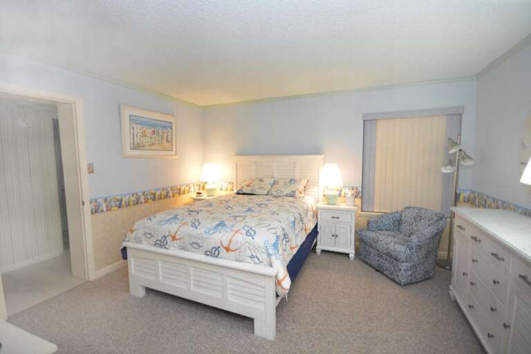 BEDROOM 2 WITH A QUEEN BED