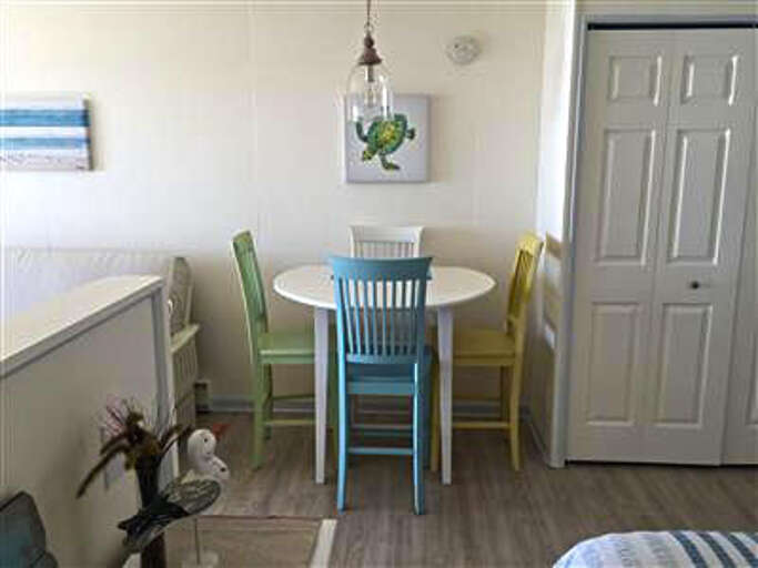 Escape 10 Dining Area