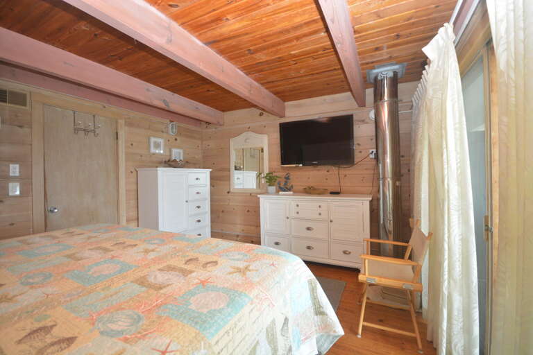 OCEAN-FRONT-KING-BEDROOM