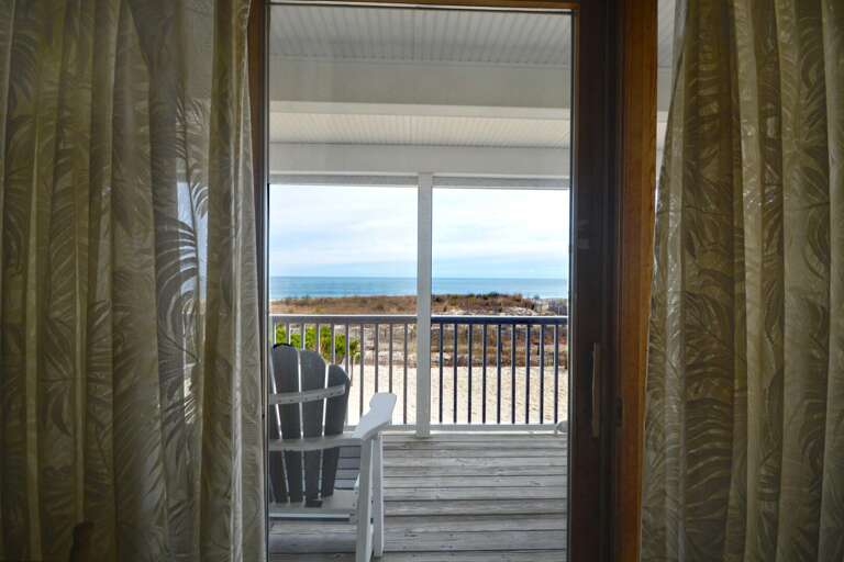 OCEANFRONT-MASTER-BEDROOM-VIEW
