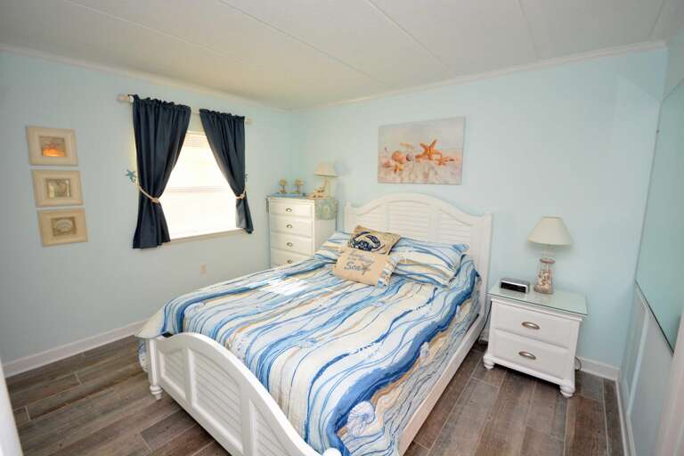 Queen-Bedroom-Master