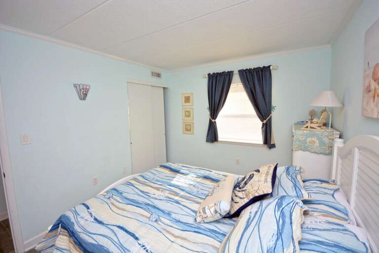 Queen-Bedroom-Master