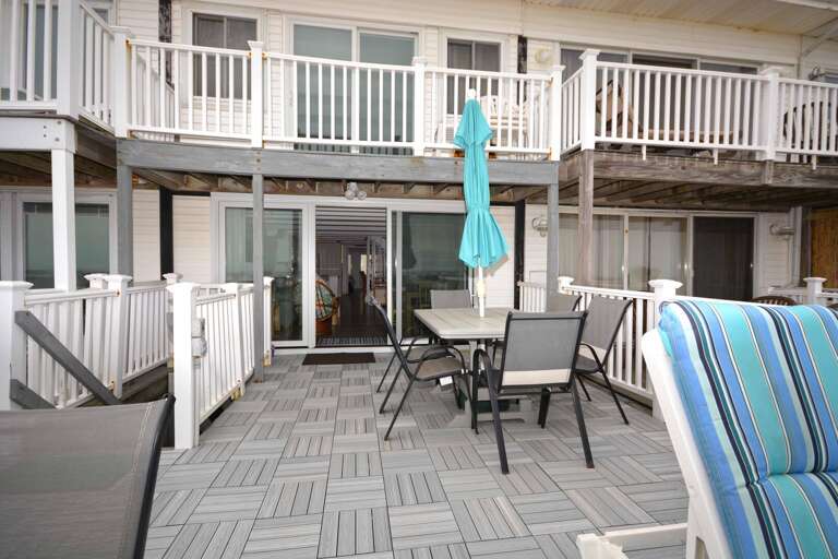 OCEAN-FRONT-SUN-DECK