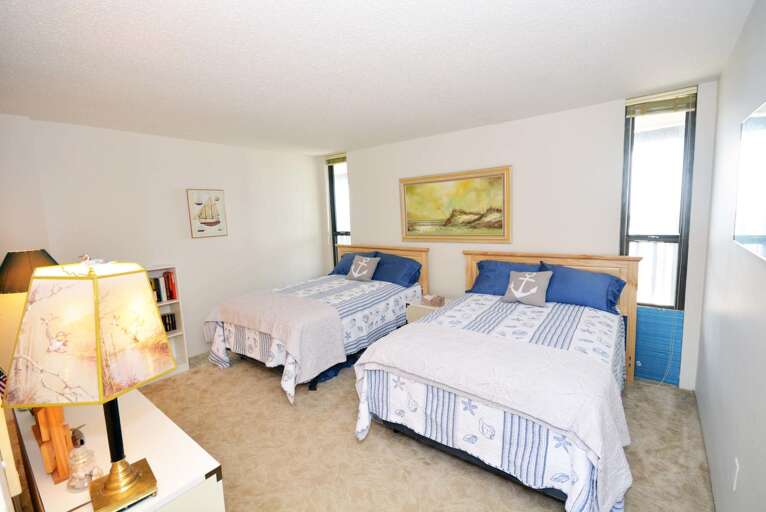 Bedroom 2 with 2 Doubles