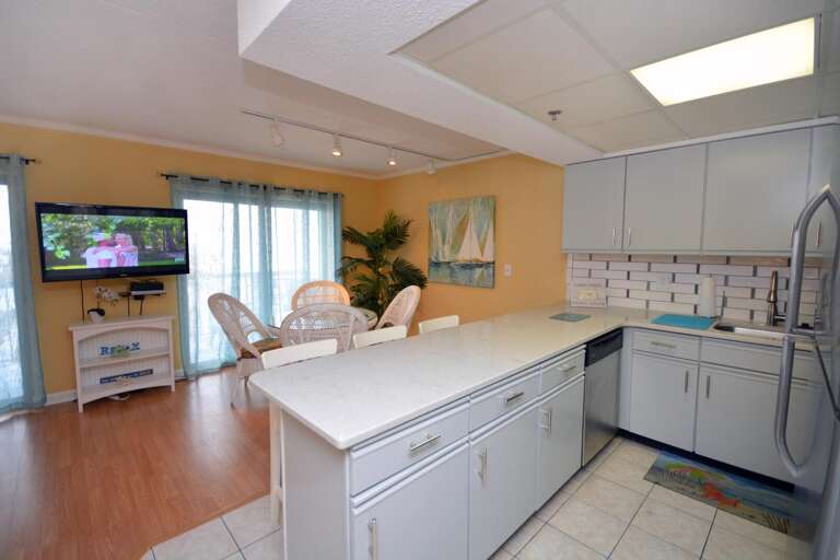Kitchen/Dining area at Bay Princess 116