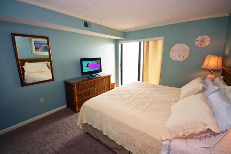 Oceanfront King Bedroom