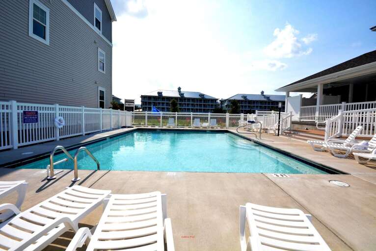 Broad Marsh Outdoor Pool