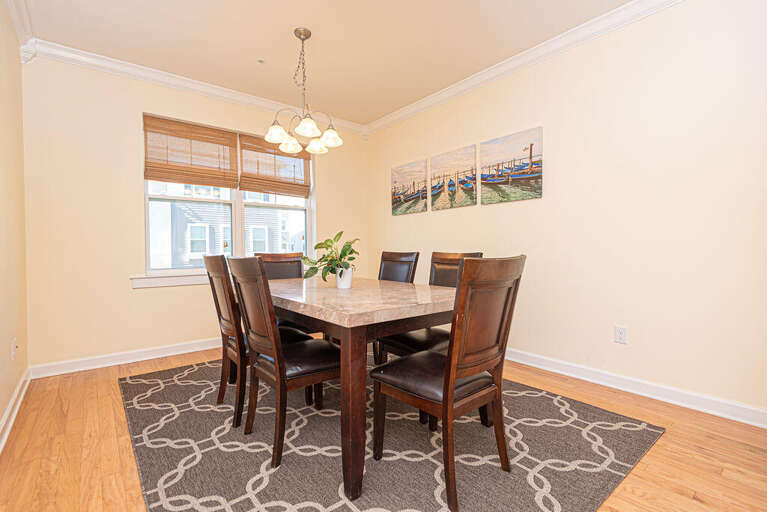 DINING-AREA-112B BROAD MARSH