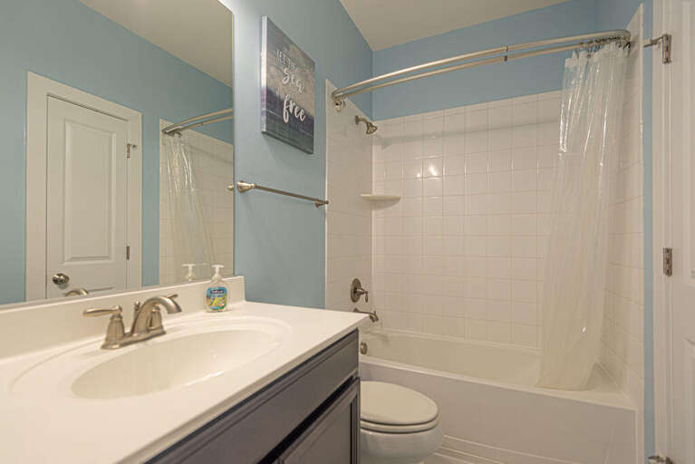 HALL-BATHROOM-UPSTAIRS