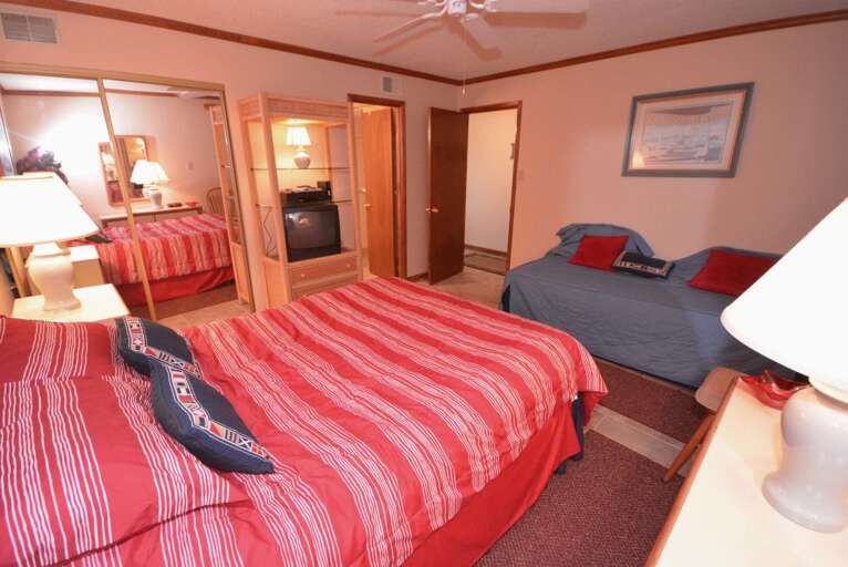 Bedroom 2 Queen & Twin/ Trundle