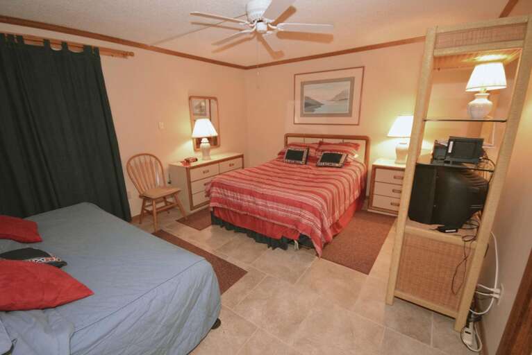 Bedroom 2 Queen & Twin/Trundle