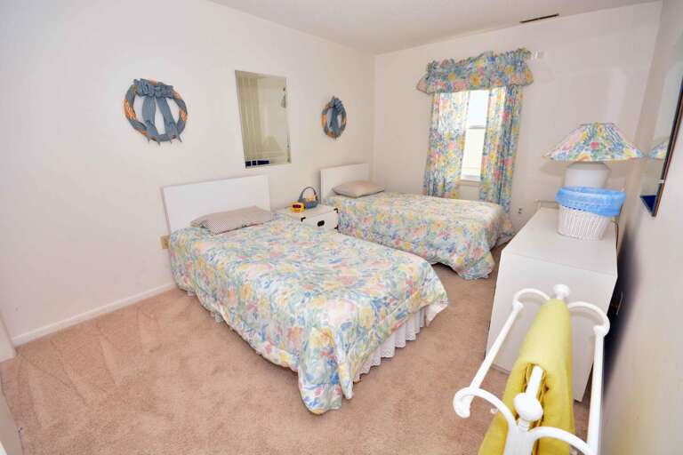 Bedroom 2 with 2 Twins