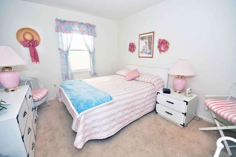 Master Bedroom with Queen