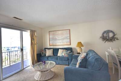 SUNSET SOUTH 3-LIVING-AREA