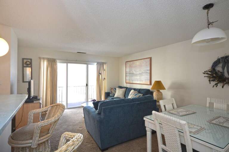 SUNSET SOUTH 3-LIVING-AREA