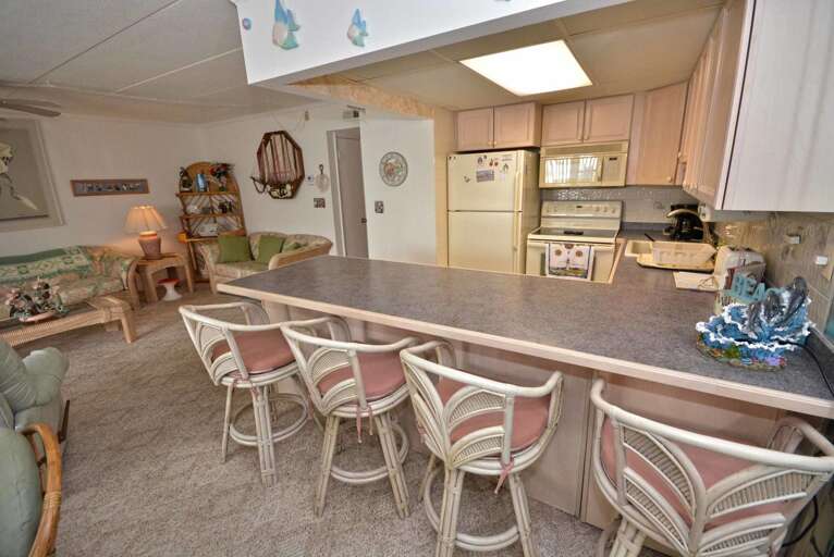 Seabrook 205 Breakfast Bar Seabrook 205 Breakfast Bar