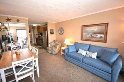 EAST WINDS EAST 105 LIVING AREA / DINING AREA