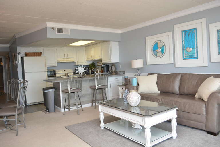 La Mirage 204-LIVING-AREA